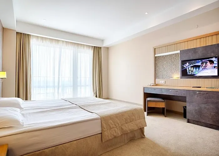 リゾート Evrika Club