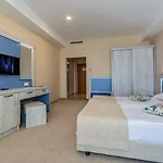 리조트 Evrika Club 4*