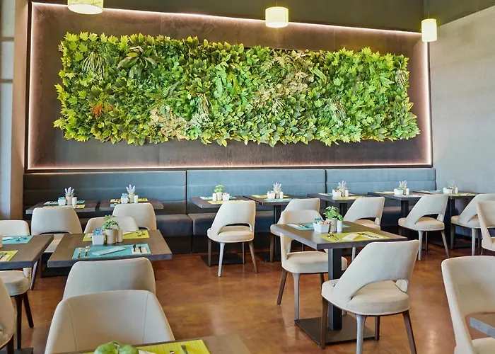 Evrika Club אתר נופש 4*