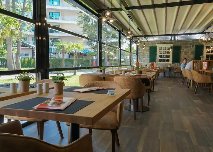 Evrika Club 4* סאני ביץ'