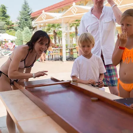 Evrika Club Курортный комплекс 4*